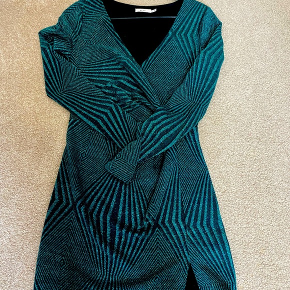 Green sparkly party dress - size small. Only wore once! - Picture 1 of 1